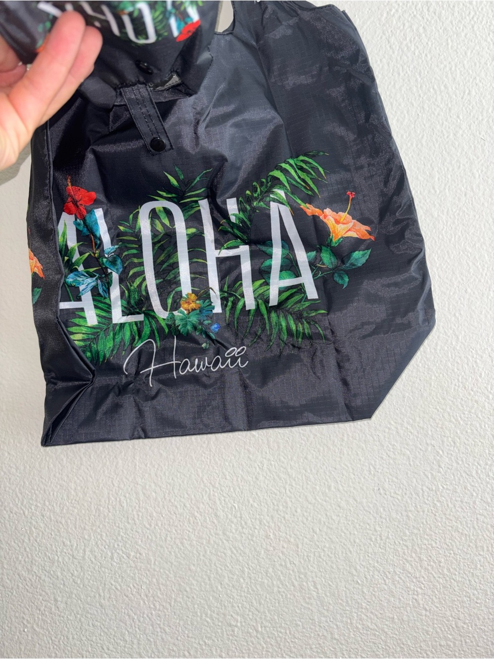 HAWAIIAN BLACK ALOHA HAWAII REUSABLE SHOPPING BAG FOLDABLE TOTE - Picture 4 of 4